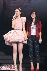 组图：范玮琪开唱黑人爱相随 张柏芝现身做嘉宾