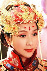 组图：《江山风雨几多情》杨恭如大婚照曝光