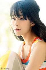 组图：王媛可清新写真 炫彩迷离灵动唯美