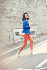 高清图：申敏儿时尚街拍 缤纷装星味十足