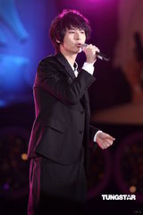 组图：五月天张惠妹等接力开唱 领众人跨越2011年