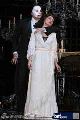 组图：音乐剧《歌剧魅影》在韩上演感动全场