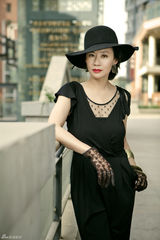 组图：潮妈陈炜时尚大片 冷艳孤傲或妩媚