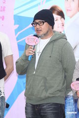 组图：杨丞琳出席新戏首映会 “醉”爱张孝全