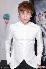 组图：韩国组合BeatWin来港 最想合作成龙草蜢