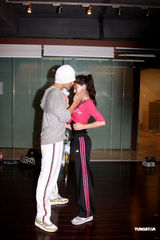 幻灯图：林峰为演唱会紧张排舞 与徐子珊大跳辣舞