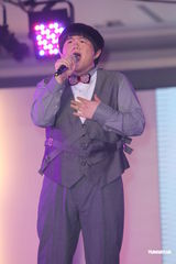 组图：温升豪放话等隋棠擦背 不介意与阿Ken舌吻