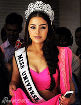 组图：环球小姐奥利维亚涉嫌玷污泰姬陵遭指控