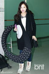 组图：艺体妖精孙妍在赴俄训练露甜美笑容