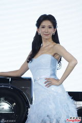 组图：林志玲花仙子造型露美腿 性感卖萌吃樱桃