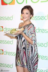 组图：应采儿自曝还未怀孕 要和陈小春享受过程