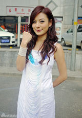 组图：江若琳剧中造型多变 展现甜美气质