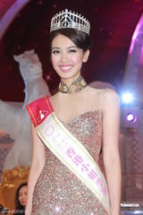 组图：2012港姐冠亚季军后台合影