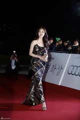 独家高清：金惠秀爆乳战青龙 李秉宪等大牌云集