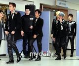 组图：韩国偶像组合神话15周年演唱会