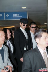 组图：洪金宝获胜拉头马 彭于晏现身支持带好运