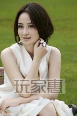 组图：孙宁纯美造型登封面 气质温婉尽显女人味