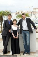 幻灯图集：《你是我的欢乐》记者会 女主角清新亮丽