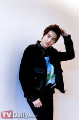 高清组图：独家对话韩国超人气新生男团EXO-K