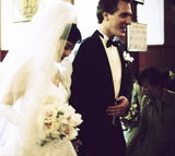 组图：袁莉婚礼现场与老公甜蜜拥吻众人祝福