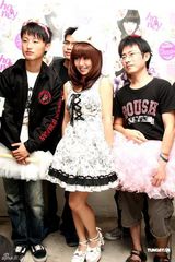 组图：郭书瑶最爱变装party 带歌迷大跳自创舞