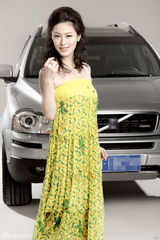 幻灯图：王思懿夏日写真 柔情似水女人味十足