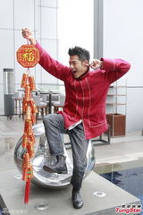 组图：郭富城受伤不再凌空跳舞 母亲放弃催婚