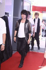 组图：柯震东萧亚轩同场不同台 蔡依林恐吓媒体