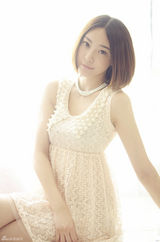 组图：王文绮全新写真 诠释优雅淑女气质