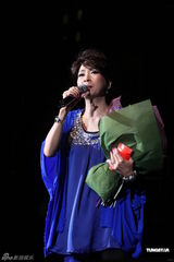 组图：张立基相携美惠纯子 办禁毒慈善金曲演唱会