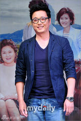 组图：朴恩惠朴有焕等出席《不能没有你》发布会