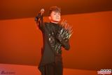 组图：张敬轩个唱上演3D大秀 舞台变身时光机