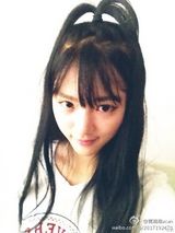 组图：武大女神微博走红 清新甜美运动风