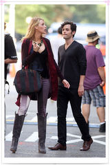 组图：布莱克-莱弗利现身片场潮装抢眼