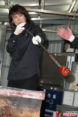 组图：伍佰挥汗做玻璃盘子 宣布不再跳舞