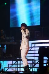 高清组图：韩团INFINITE首尔开个唱现场火爆似王子