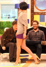 组图：《青蜂侠》上《康熙来了》 小S调戏导演