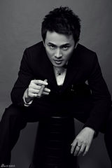 组图：薛江涛黑白写真 上海滩绅士范儿十足