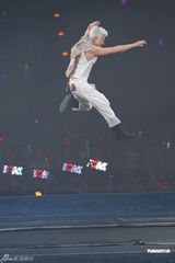 组图：郭富城个唱变型金刚舞台华丽震撼