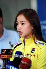 组图：韩国体操选手孙妍在启程前往莫斯科训练