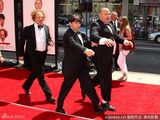 组图：《三个臭皮匠》好莱坞首映主演红毯耍宝