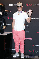 组图：金珠丽着热裤出席派对 MBLAQ李准帅气无限