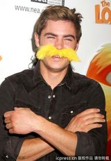 丹尼-德维托和扎克-埃夫隆变黄胡子[6\/6]组图:德