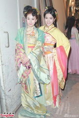 组图：关咏荷欧阳震华《情逆三世缘》开镜拜神