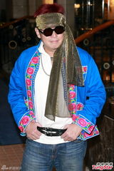 高清图：钟镇涛60大寿派对 群星嬉皮士装到贺