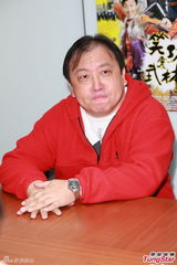 组图：吴君如宣传贺岁片 化身严母与陈可辛开战