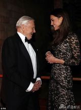 组图：凯特王妃蕾丝礼服华美 戴3D眼镜看纪录片