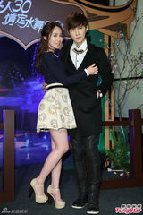 组图：唐禹哲对同性友人上下其手 对方直呼享受