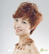 高清图：花儿朵朵10强集体拍摄新年照大秀美肩