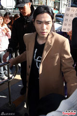 组图：萧敬腾开心出庭欲讨公道 盼揪出幕后主使